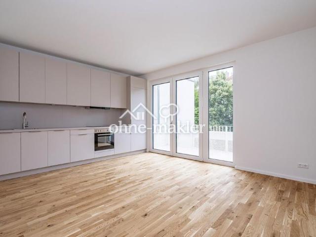 Helle 2 Zimmer Wohnung mit Balkon und Einbauküche
