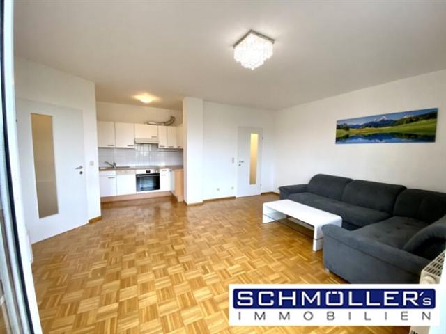 Teilmöbliert Helle 2 Zimmer Wohnung mit Balkon und Garage