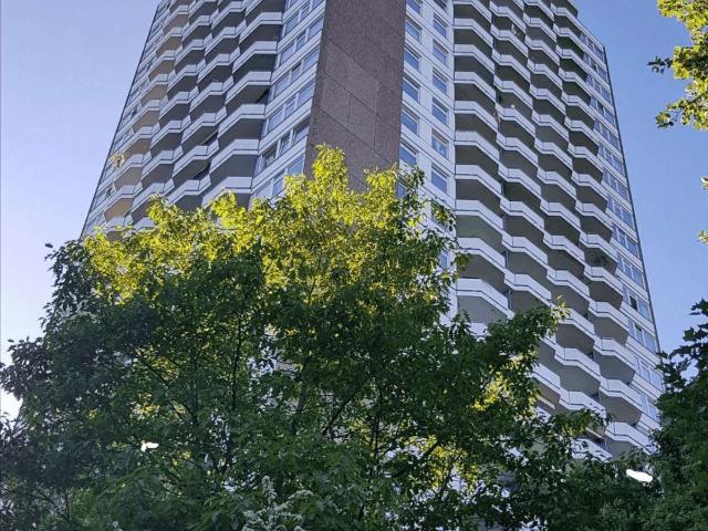 Helle 2 Zimmer Wohnung mit Balkon und grandiosen Blick in Zollstock!