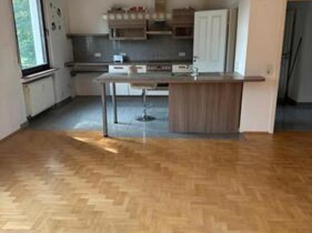 Helle 2 Zimmer Wohnung mit Balkon und Küche in Aplerbeck