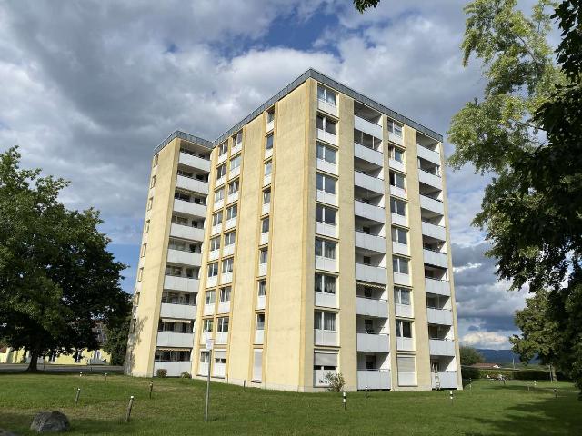 Helle 2 Zimmer Wohnung mit Balkon und Kfz Stellplatz