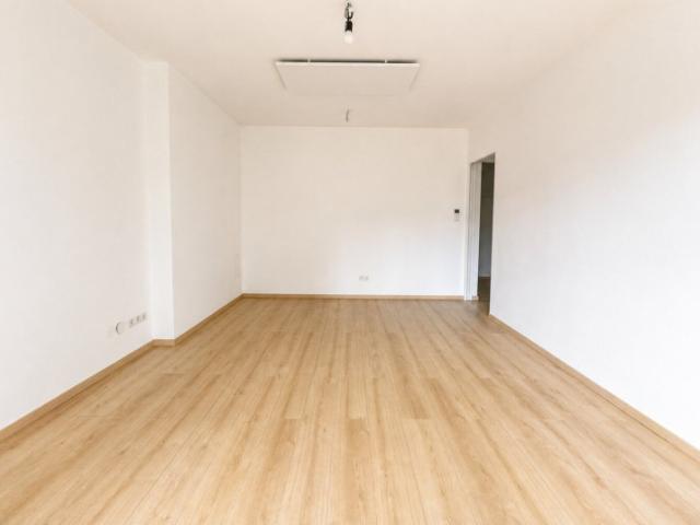 Helle 2 Zimmer Wohnung mit Blick in den Innenhof | Dreihausgasse