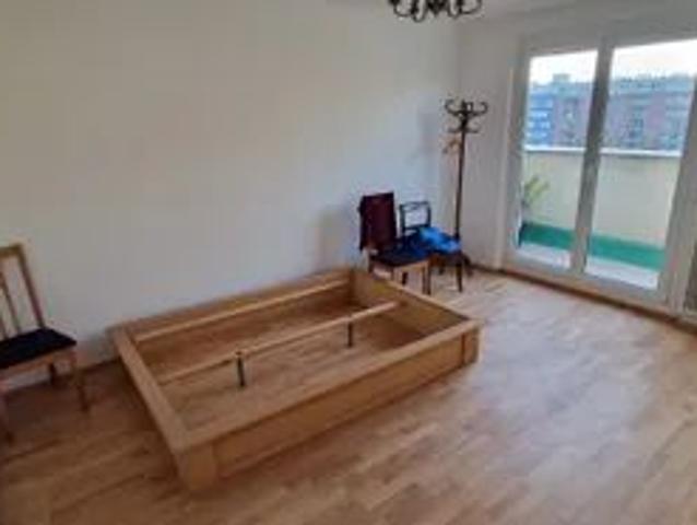 Helle 2 Zimmer Wohnung mit Dachterrase, direkt an U4/ U6 Längenfeldgasse