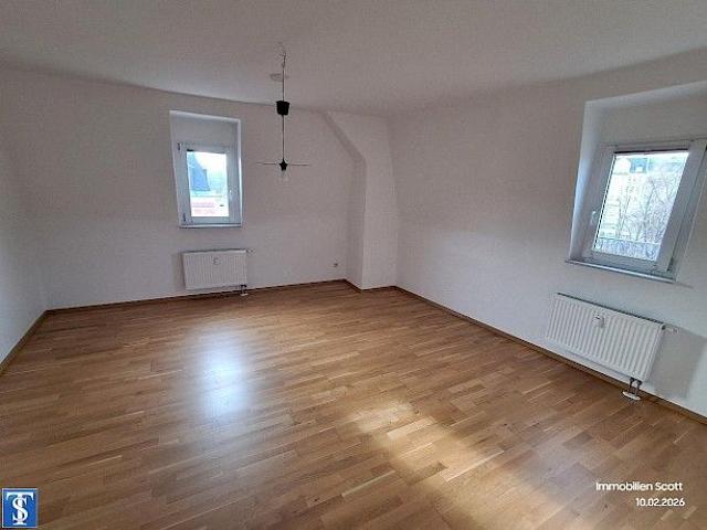 Helle 2 Zimmer Wohnung mit Einbauküche
