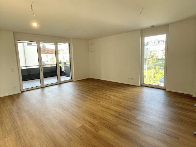 Helle 2 Zimmer Wohnung mit Einbauküche
