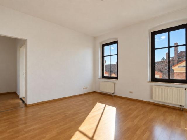 Helle 2 Zimmer Wohnung mit Einbauküche