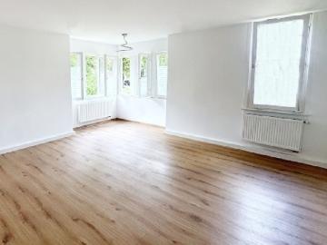 Helle 2 Zimmer Wohnung mit Einbauküche und Balkon in Wandsbek