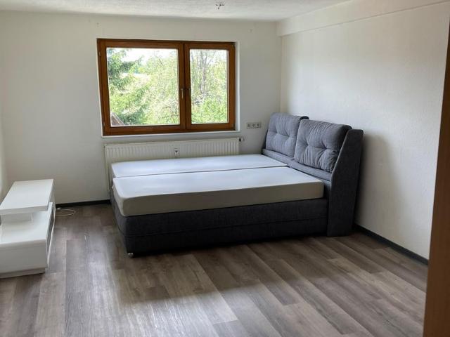 Helle 2 Zimmer Wohnung mit Einbauküche und Tageslichtbad in Altensteig – ca. 50 m²