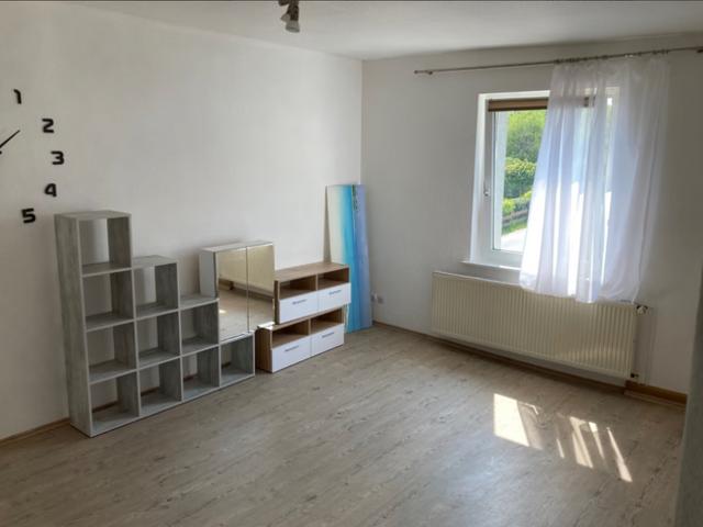 Ruhige 2 Zimmer Wohnung mit Einbauküche in Bad Kösen – 52 m² im 1. OG