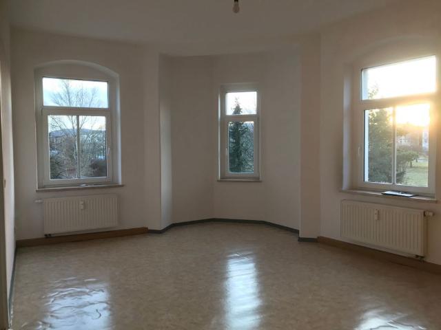 Helle 2 Zimmer Wohnung mit Erker