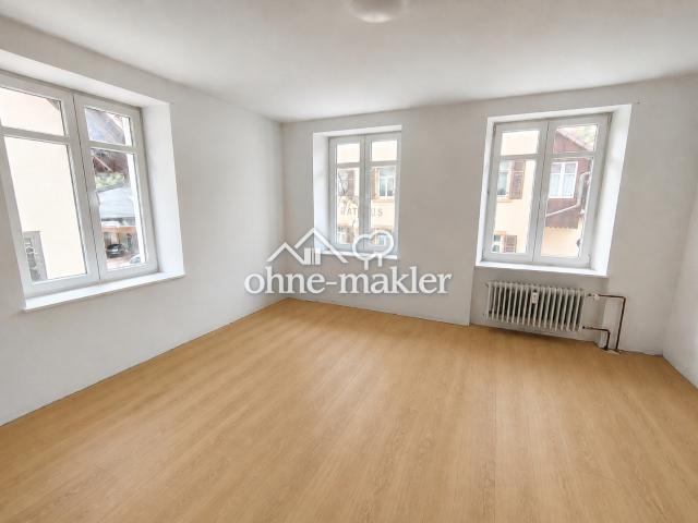 Helle 2 Zimmer Wohnung mit großem überdachtem Balkon – Tegernau