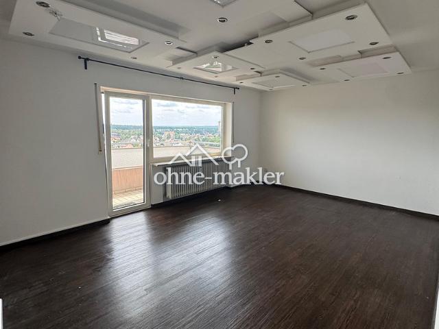 Helle 2 Zimmer Wohnung mit großer Loggia, Einbauküche und Weitblick