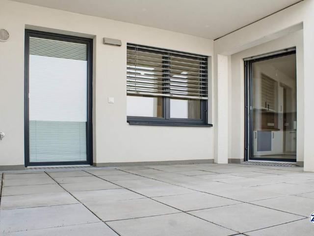 Helle 2 ZIMMER WOHNUNG MIT großer TERRASSE NÄHE U6!