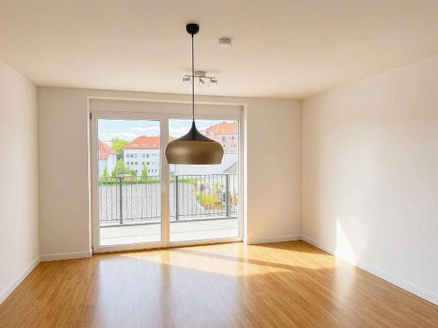 Helle 2 Zimmer Wohnung mit großer Terrasse