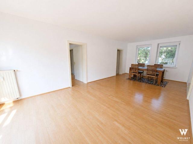Helle 2 Zimmer Wohnung mit großzügigem Wohnbereich, 10 m² Balkon & Carport in Seiersberg
