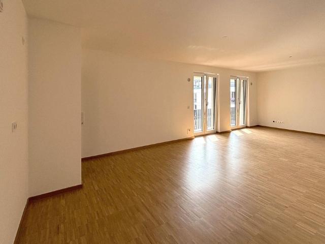 Helle 2 Zimmer Wohnung mit großzügigem Wohnbereich