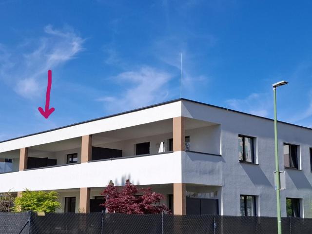Helle 2 Zimmer Wohnung mit großzügiger Loggia und Tiefgaragenparkplatz