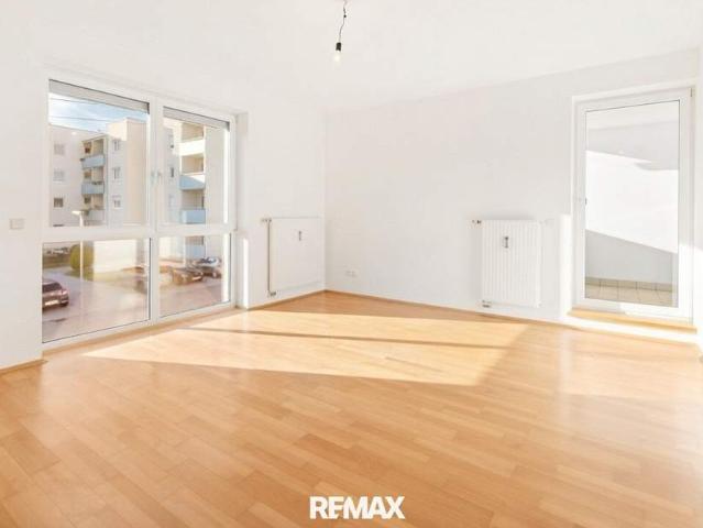 Helle 2 Zimmer Wohnung mit großzügiger Loggia inkl. Tiefgaragenplatz