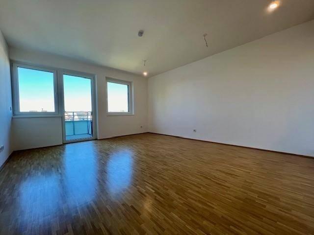 Helle 2 Zimmer Wohnung mit hofseitigem Balkon verfügbar ab Oktober 2026