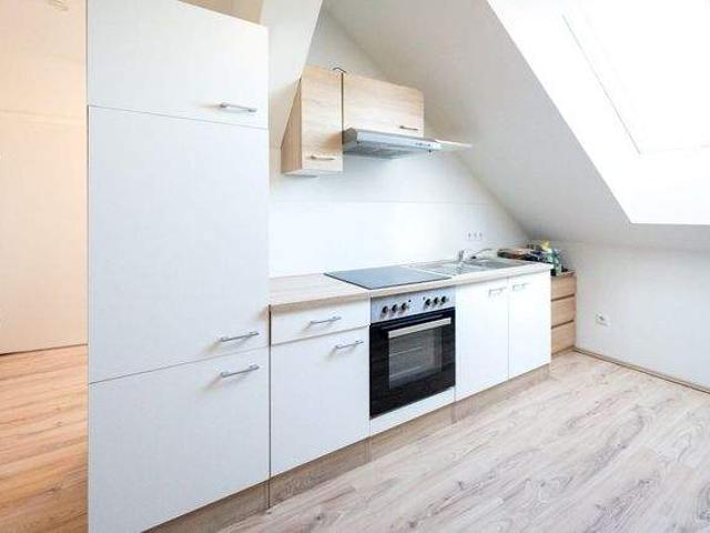 Helle 2 Zimmer Wohnung mit Klimaanlage im zentralen Puntigam