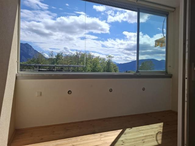 Helle 2 Zimmer Wohnung mit Loggia in Gmunden