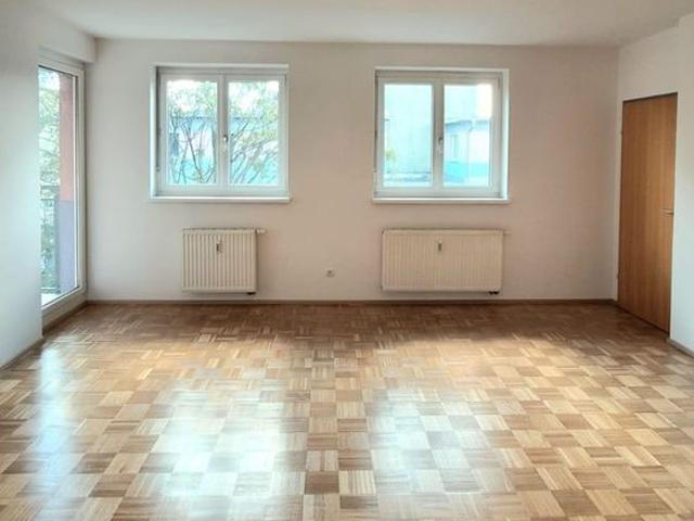 Helle 2 Zimmer Wohnung mit Loggia Provisionsfrei!