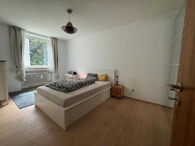 Helle 2 Zimmer Wohnung mit Loggia und Wasserblick
