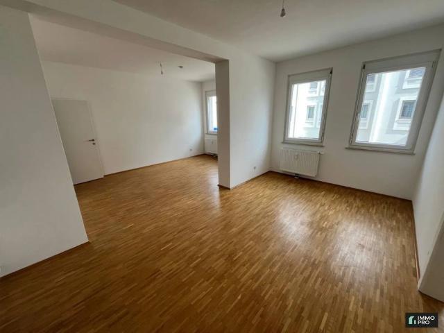 Helle 2 Zimmer Wohnung mit moderner Einbauküche