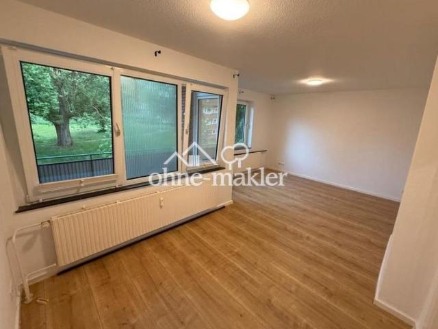 Helle 2 Zimmer Wohnung mit moderner Küche & Balkon
