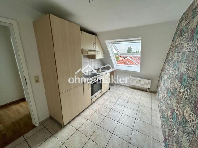 Helle 2 Zimmer Wohnung mit Parkett & Tageslichtbad in Leipzig Leutzsch