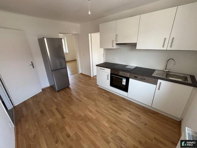 Helle 2 Zimmer Wohnung mit Separater Küche