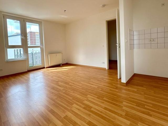 Helle 2 Zimmer Wohnung mit Süd Balkon und Aufzug in Leipzig Grüna