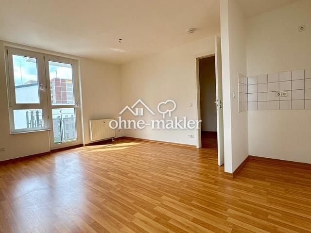 Helle 2 Zimmer Wohnung mit Süd Balkon und Aufzug in Leipzig Grünau