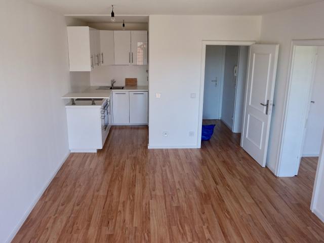 HELLE 2 ZIMMER WOHNUNG MIT SÜDBALKON