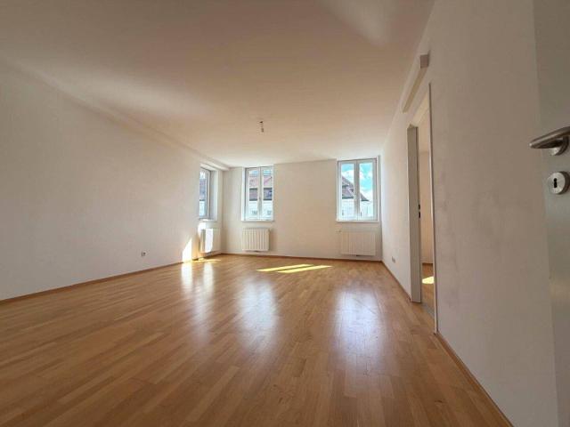 Helle 2 Zimmer Wohnung nähe Auer Welsbach Park!