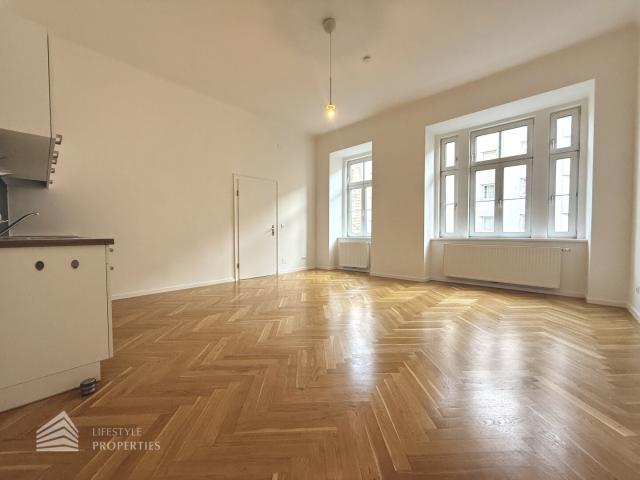 Helle 2 Zimmer Wohnung, Nähe Theresianum