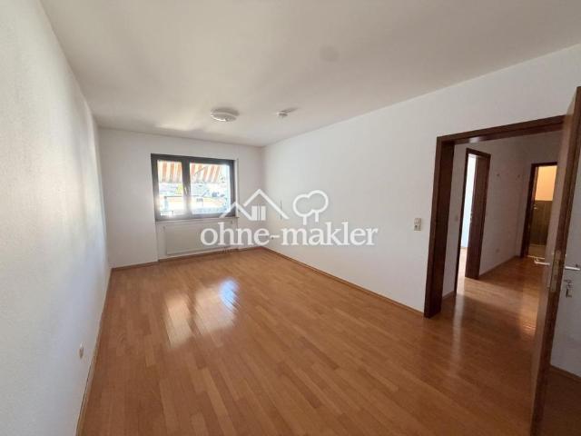 Helle 2 Zimmer Wohnung, neues Bad, neue Küche, U Bahn nähe