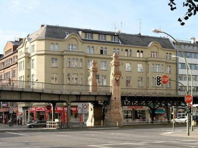 Helle 2 Zimmer Wohnung ab sofort!