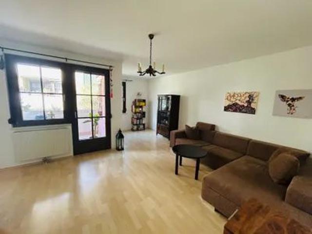Helle 2 Zimmer Wohnung direkt beim Maurer Hauptplatz