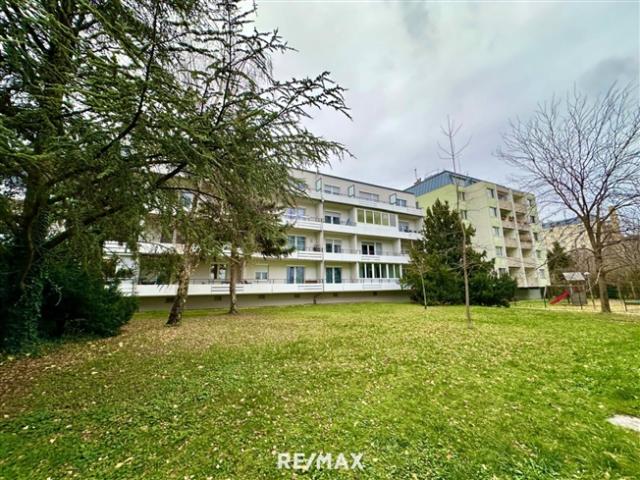 ANLAGEOBJEKT! Helle 2 Zimmer Wohnung gemütliche Loggia Blick ins Grüne vermietet!