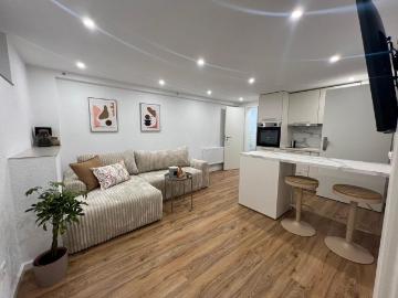 Helle 2 Zimmer Wohnung im EG mit EBK in Stuttgart Zuffenhausen