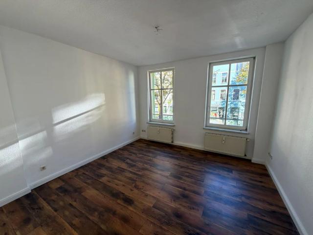 Helle 2 Zimmer Wohnung im Herzen der KTV