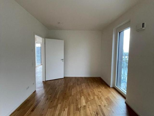 Helle 2 Zimmer Wohnung im 4. OG mit Loggia und Aufzug am Baakenhafen!