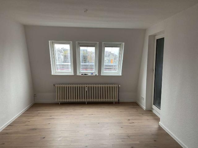 Helle 2 Zimmer Wohnung im 5. OG – frisch renoviert & bezugsfrei