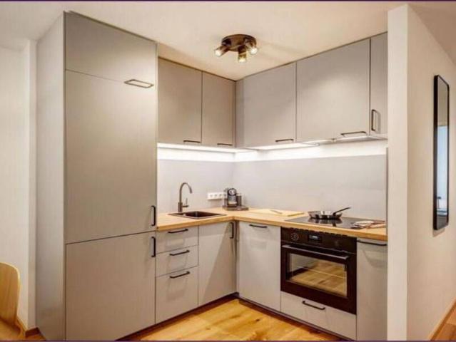 Helle 2 Zimmer Wohnung in Berlin Charlottenburg