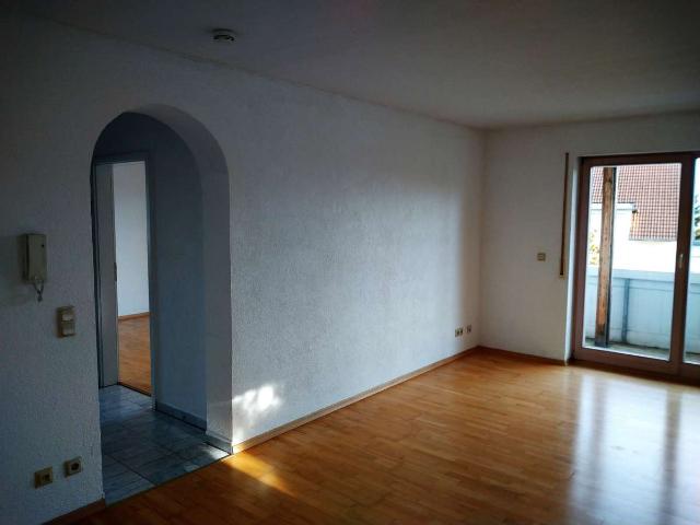 Helle 2 Zimmer Wohnung in Ellwangen – 71 m², frisch sanierter Südbalkon, Parkett, EBK, sofort frei!