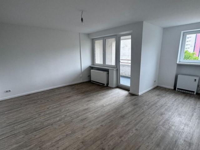 Helle 2 Zimmer Wohnung in Staaken ab sofort!
