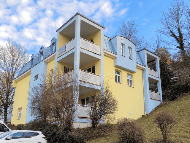 Helle 2 Zimmer Wohnung in Wilten mit großer Loggia und Tiefgaragenplatz