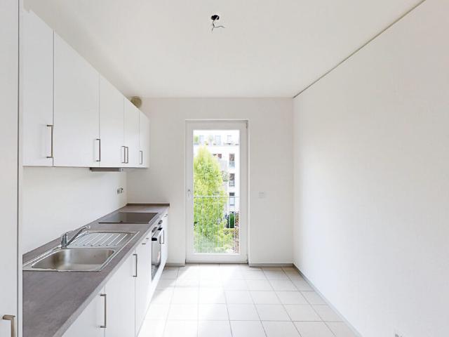 Helle 2 Zimmer Wohnung inkl. neuer EBK mit Blick ins Grüne!
