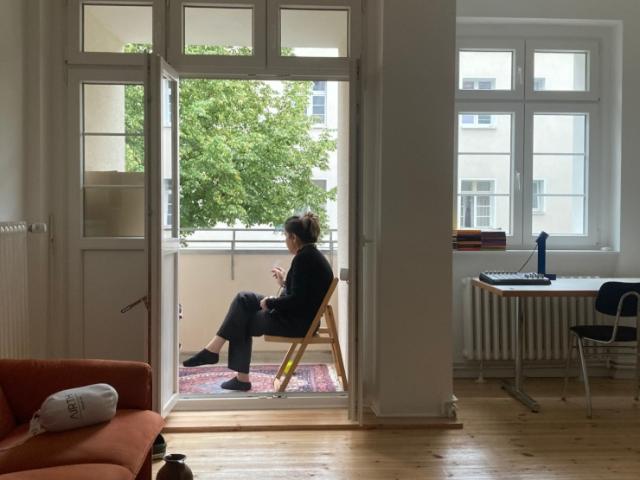 Helle 2 Zimmer Wohnung Spandau mit Balkon und viel Grün in der Umgebung möbiliert
